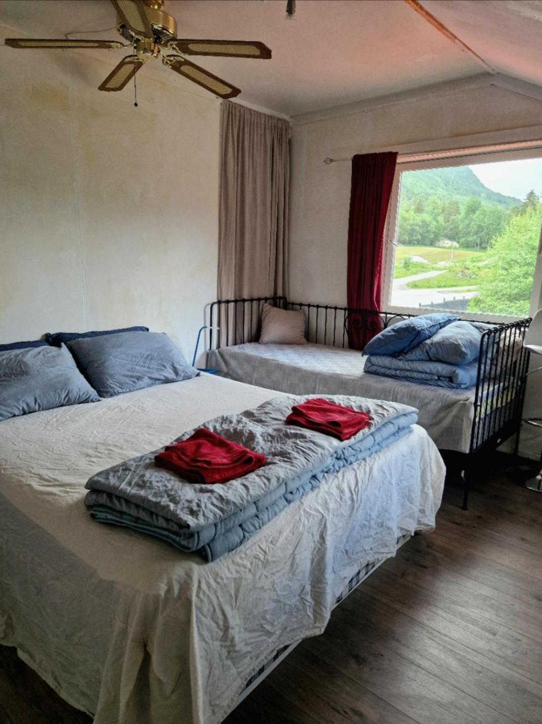 Holiday Rooms Gol Exterior photo